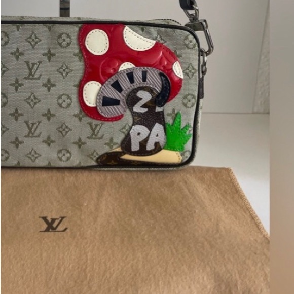 LOUIS VUITTON CONTE DE FEES MINI LIL POCHETTE “FAIRY TALE” - Picture 4 of 16